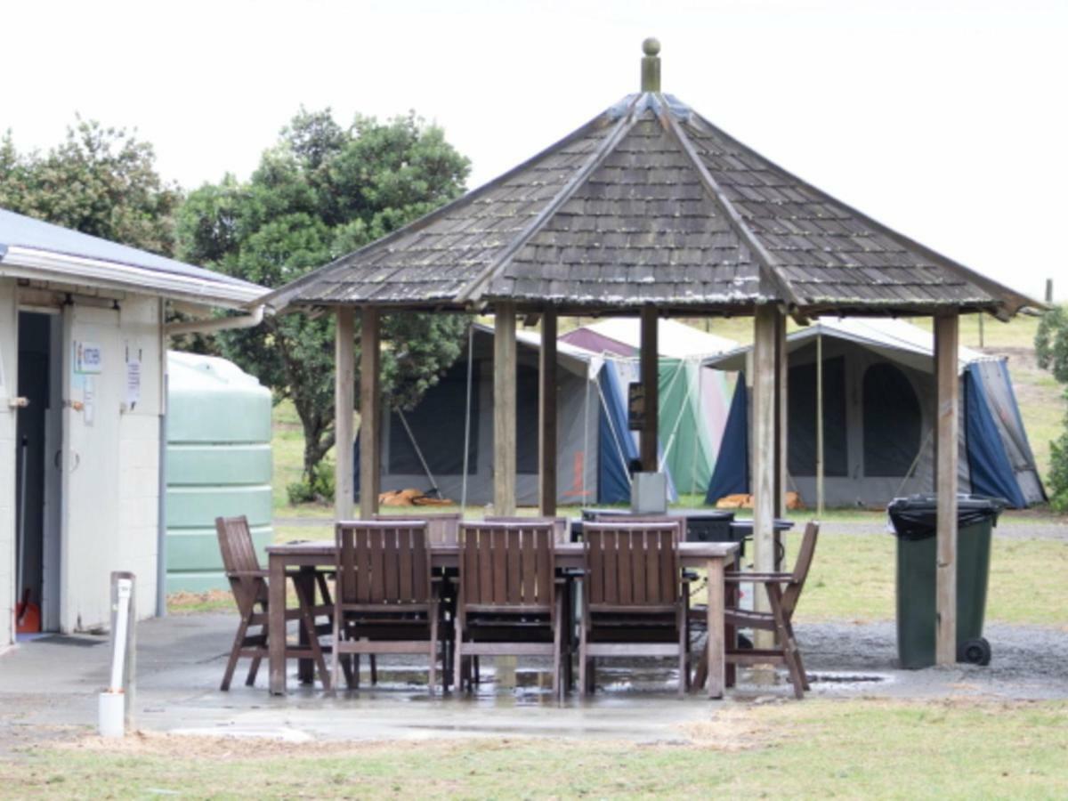 Mahia Motel And Holiday Park Exterior photo